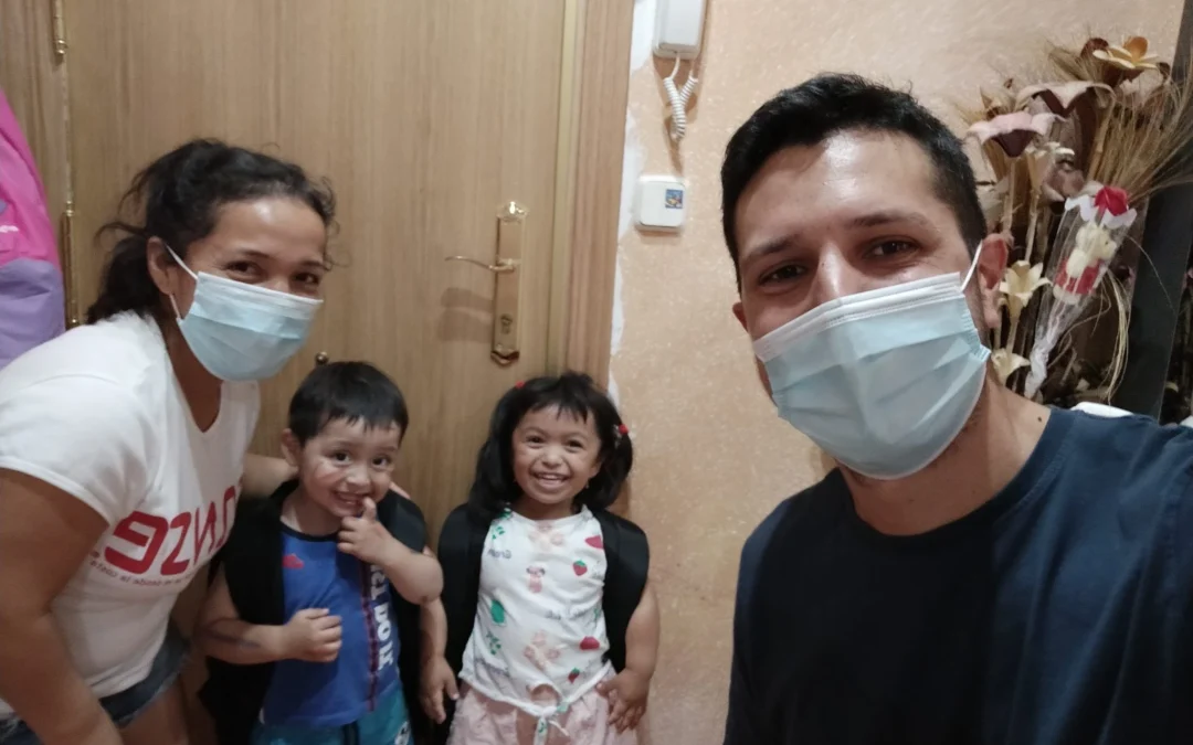 En todo amar y servir