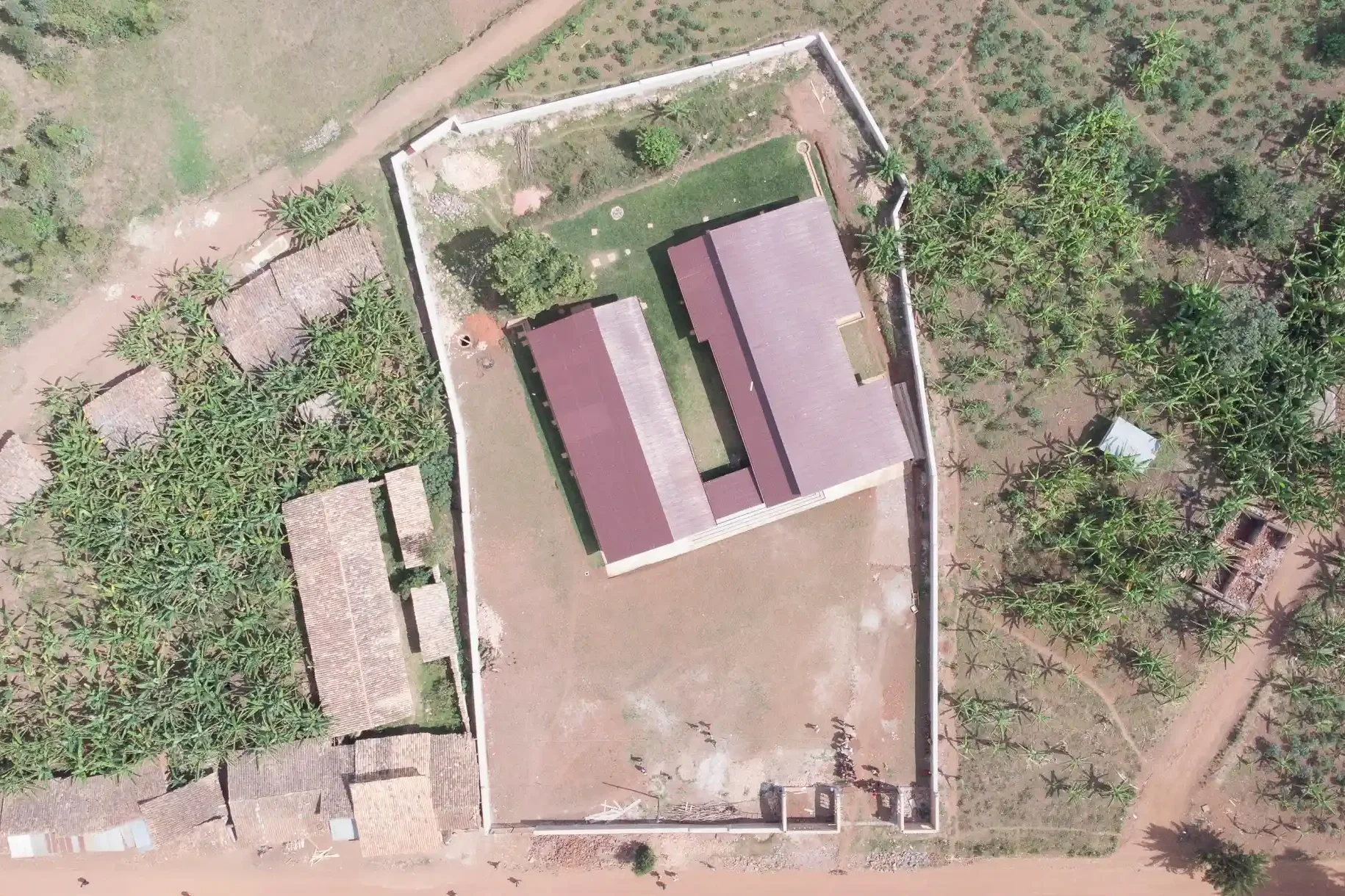 El Centro Materno Infantil construido por KOMERA visto desde arriba